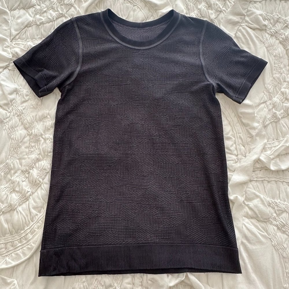 Lululemon T-Shirt